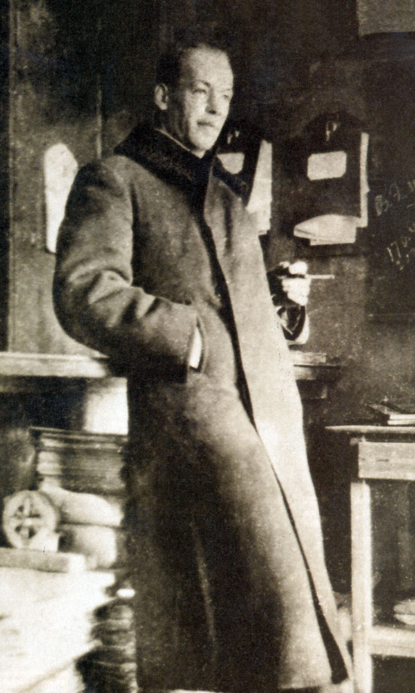  . 1921 .