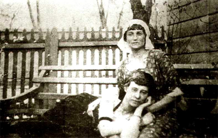 .   .. -, 1915 